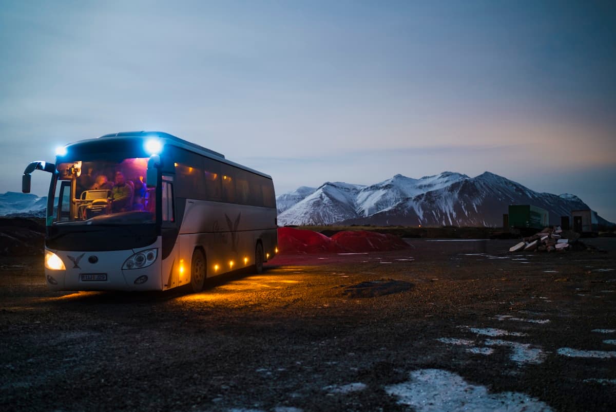 Carnet de Conducir D y CAP de Viajeros en 2026: Requisitos y Salidas en Autobús
